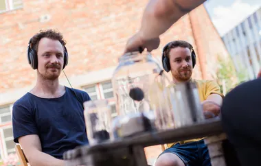 V 14 / OFFCITY AiR happening